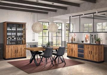 Nieuw eetplaats compleet 1800 euro afhaalprijs. beschikbaar voor biedingen