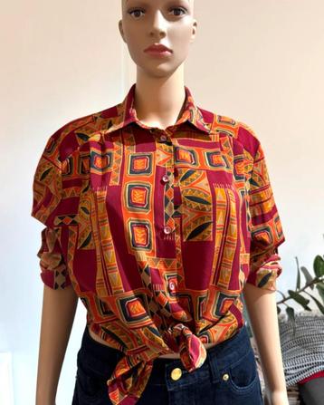 Vintage blouse with beautiful print (one size)  beschikbaar voor biedingen