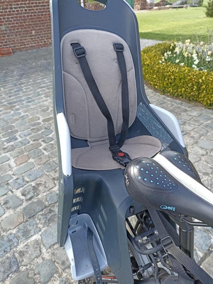 Kinder Fietsstoeltje polisport - bevestiging op bagagedrager, Fietsen en Brommers, Fietsaccessoires | Fietsstoeltjes, Gebruikt