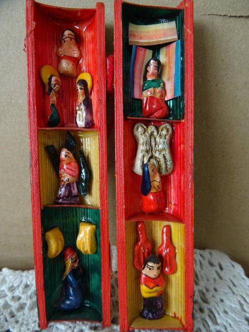 Vintage reisaltaar bamboe diorama Peru volkskunst 12cm, Verzamelen, Religie, Zo goed als nieuw, Christendom | Katholiek, Overige typen