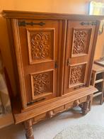 massief houten kast met rijk houtsnijwerk, Huis en Inrichting, Ophalen, Gebruikt