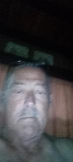 Man alleen en is op zoek na vrouw of huisvrouwke, Contacten en Berichten