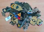 Lot #3 - 100 verschillende US Army patches, badges military, Ophalen of Verzenden