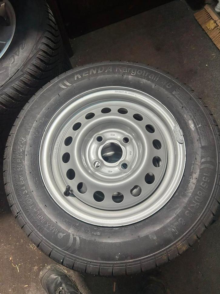 Nieuwe aanhangwagen banden + velgen, Auto diversen, Aanhangwagen-onderdelen, Zo goed als nieuw, Ophalen
