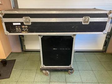 Flightcase Discobar disponible aux enchères