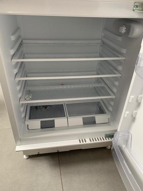 Whirlpool Inbouwfrigo, Elektronische apparatuur, Koelkasten en IJskasten, Zo goed als nieuw, Zonder vriesvak, Minder dan 85 cm