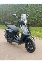 Te koop: Vespa Sprint 2022 – A-klasse, Fietsen en Brommers, Scooters | Vespa, Ophalen of Verzenden, Zo goed als nieuw, Benzine