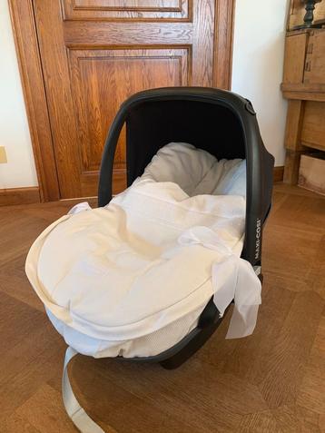 Maxi Cosi Pebble Plus - met accesoires beschikbaar voor biedingen