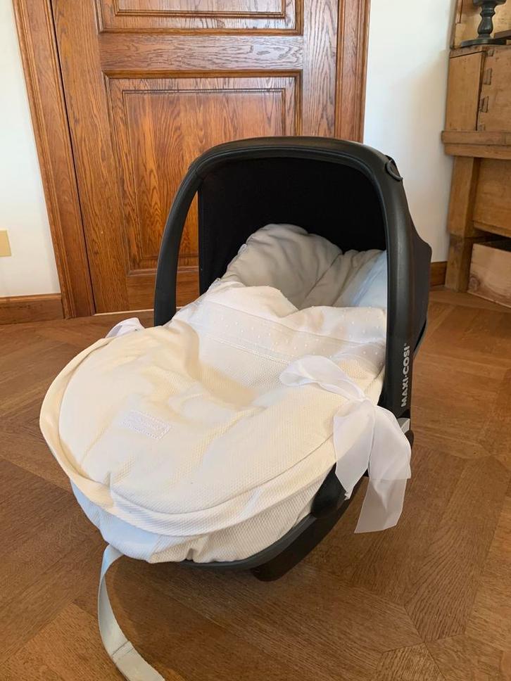 Maxi Cosi Pebble Plus - met accesoires, Kinderen en Baby's, Autostoeltjes, Gebruikt, Maxi-Cosi, 0 t/m 13 kg, Autogordel of Isofix