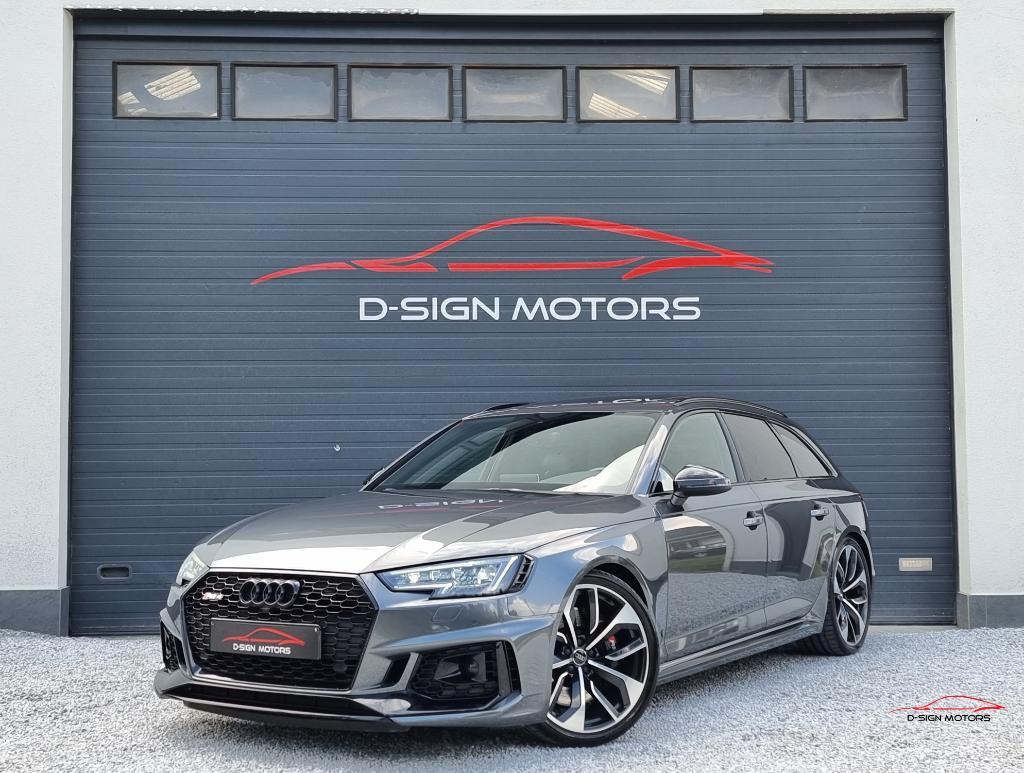 Audi RS4 / Keyless / Sièges massants / Echappement sport