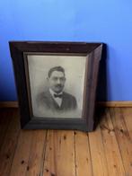 Oude Houten Kader met Vintage Foto van Oude Man – Karaktervo, Ophalen, Gebruikt