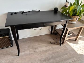 Bureau beschikbaar voor biedingen