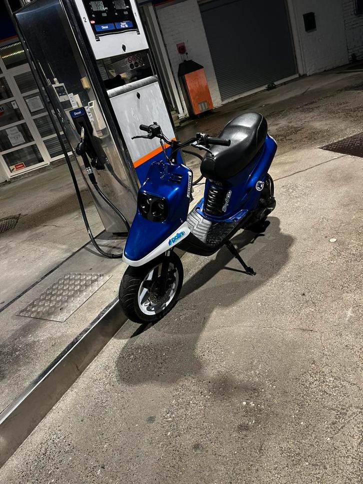 Bws booster 50 cc snelle, Vélos & Vélomoteurs, Scooters | Peugeot, Comme neuf, Enlèvement