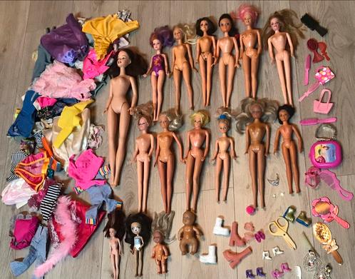 Lot de 17 poupées Barbie avec accessoires , prix : 40€, Collections, Poupées, Utilisé, Accessoires, Enlèvement ou Envoi