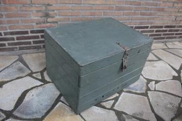 Houten sierkoffer beschikbaar voor biedingen