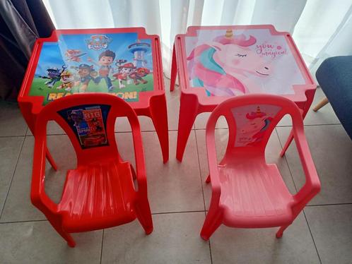 ② Paw patrol / unicorn tafel met stoel (voor binnen en buiten) — Kinderkamer Tafels en Stoelen — 2dehands