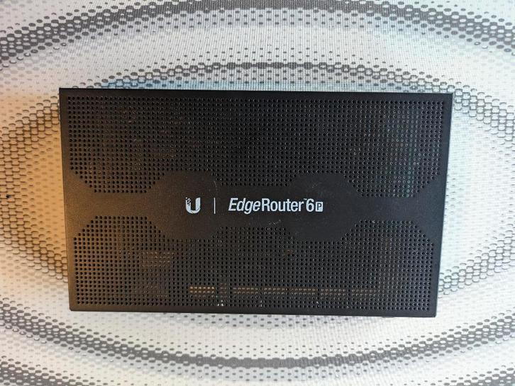 Ubiquiti EdgeRouter 6P, Computers en Software, Routers en Modems, Zo goed als nieuw, Router, Ophalen of Verzenden