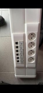 Kabelgoot met zes utp en vier stopcontacten., Ophalen, Zo goed als nieuw