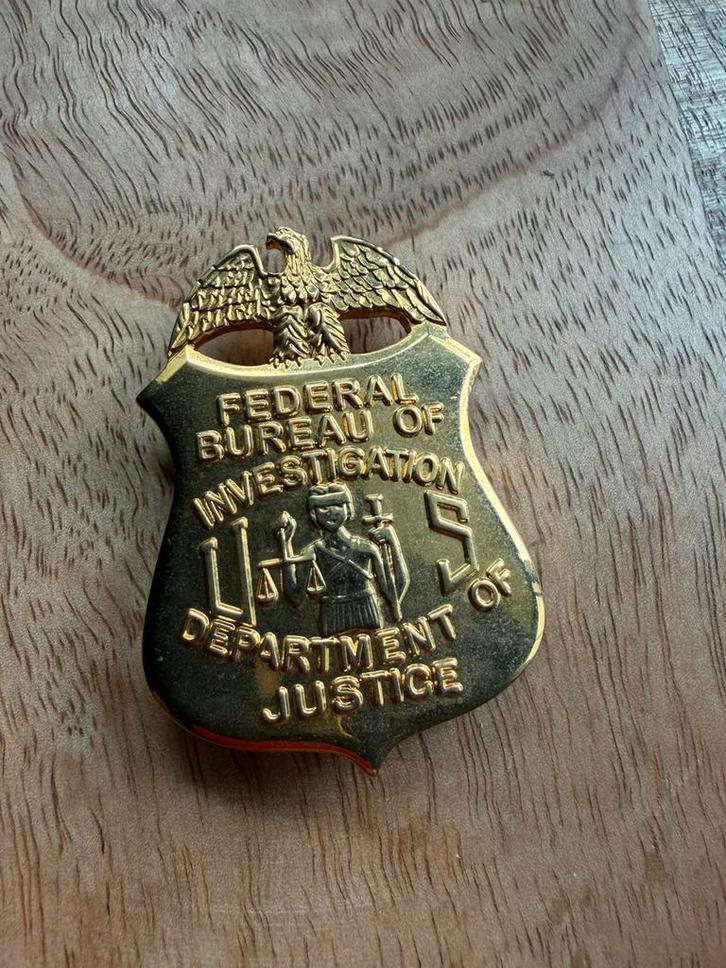 Badge insigne police US FBI, Collections, Objets militaires | Général, Gendarmerie, Enlèvement ou Envoi