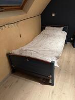 Lit enfant bleu avec matelas, Enfants & Bébés, Matelas, 70 à 85 cm, Enlèvement, Utilisé