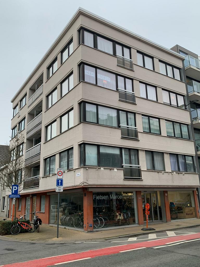 Te koop 3-slaapkamer appartement Oostende, 110 m², Tot 200 m², 156 kWh/m²/jaar, 3 kamers