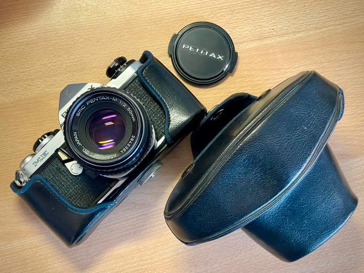 PENTAX ME - met SMC PENTAX -M 1:2 50mm, Audio, Tv en Foto, Fotocamera's Analoog, Zo goed als nieuw, Spiegelreflex, Pentax, Ophalen of Verzenden