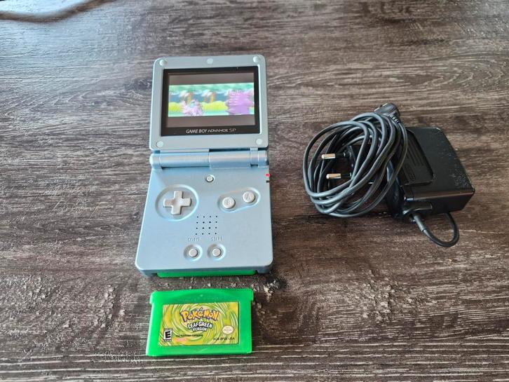 Gameboy Advance Sp AGS 101 met Pokemon Leafgreen., Games en Spelcomputers, Spelcomputers | Nintendo Game Boy, Ophalen of Verzenden