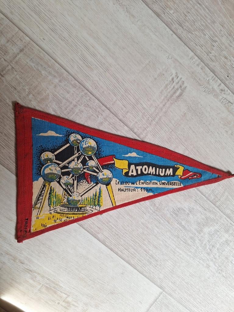 Oude wimpel atomium manneke pis brussel, Diversen, Vlaggen en Wimpels, Ophalen