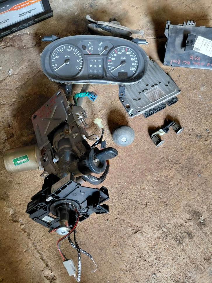 Vend kit démarrage clio 15cc dci 2002, Autos : Pièces & Accessoires, Électronique & Câbles, Enlèvement