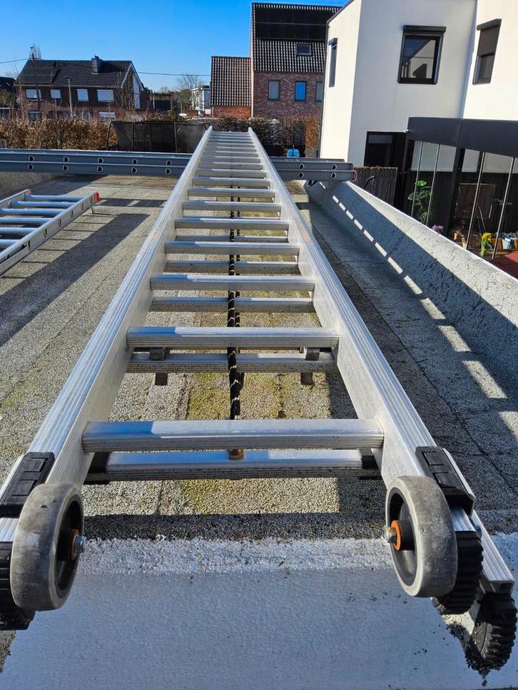 Professionele zware tweedelige optrekladder 2 x 5,20.meter, Doe-het-zelf en Bouw, Ladders en Trappen, Ophalen