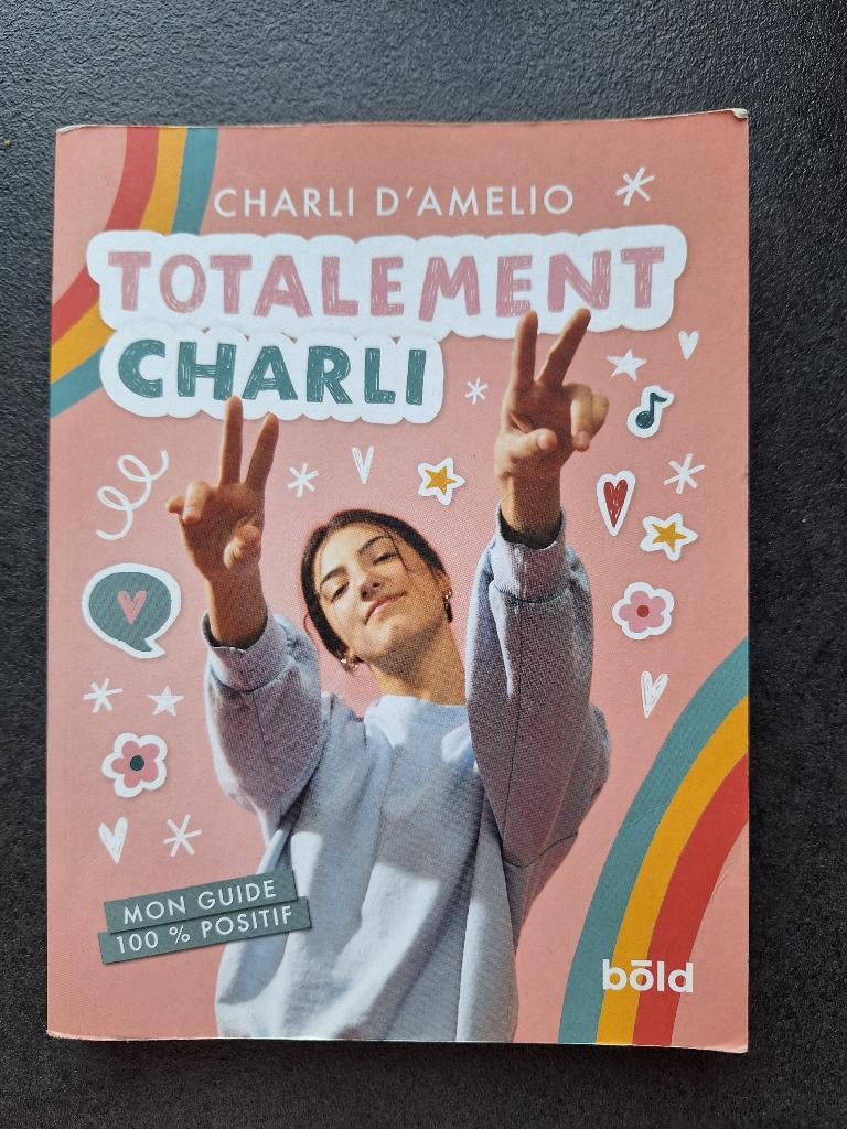 Totalement Charli - Charli d'Amelio, Livres, Charli d'Amelio, Comme neuf, Enlèvement, Non-fiction