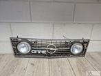 Opel Kadett D grille met Hella mistlampen GTE logo 79 - 84, -, Opel, Utilisé, -