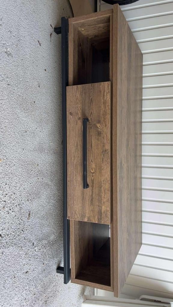 Salontafel donker bruin met zwarte afwerking 30 euro, Ophalen