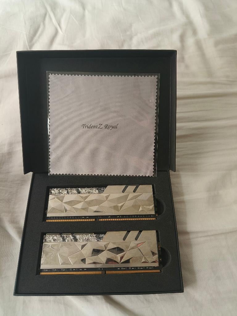 64GB Gskill Trident Z Royal, Enlèvement ou Envoi, DDR4, Comme neuf, Desktop