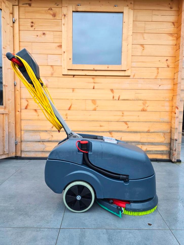 Numatic TTB 1840G Schrobzuigmachine op kabel, Doe-het-zelf en Bouw, Reinigingsmachines, Zo goed als nieuw, Schrobmachine, Ophalen of Verzenden