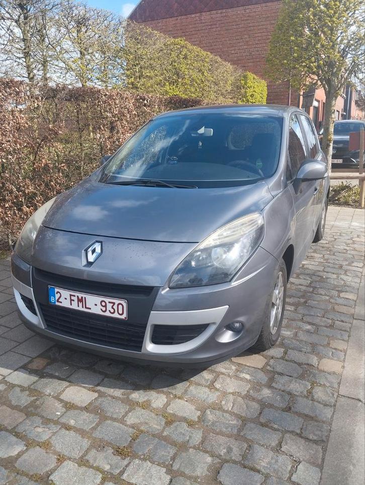 Renault Scenic 3, Autos, Renault, Particulier, Jantes en alliage léger, Système de navigation, Attache-remorque, Diesel, Boîte manuelle