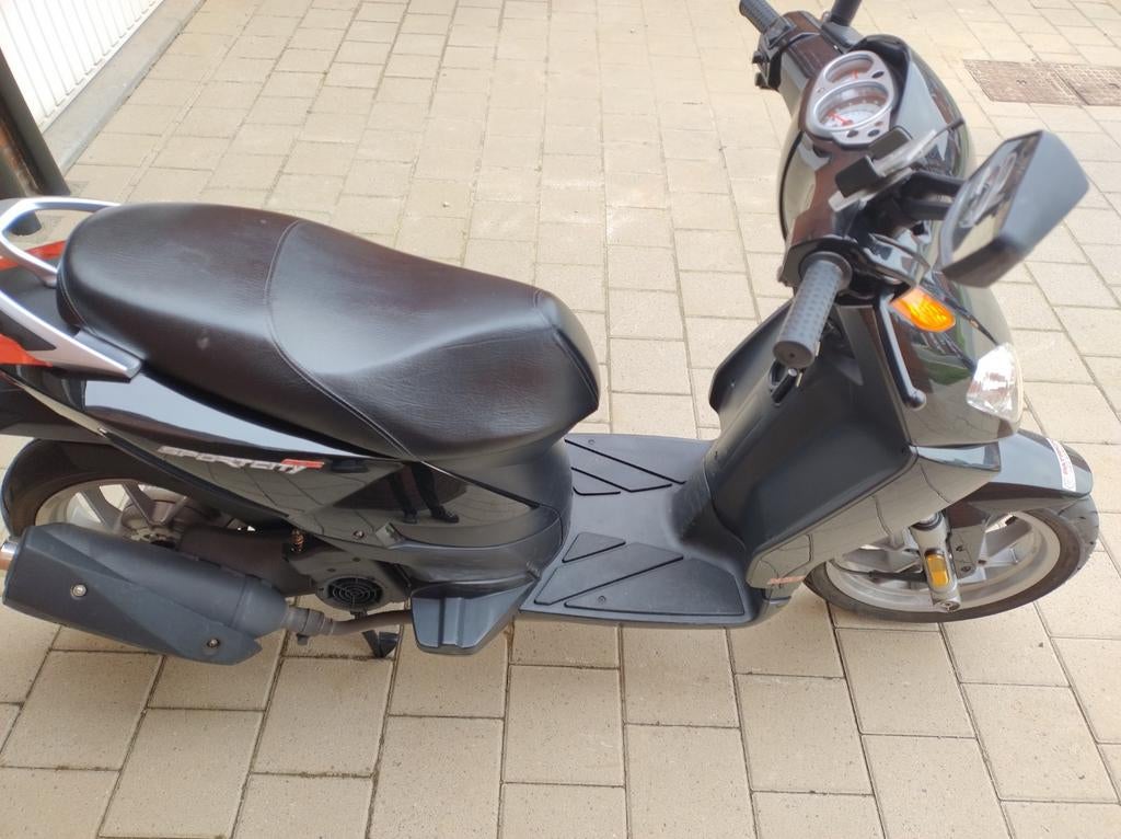 Aprilia sportcityone 125, Motos, Particulier