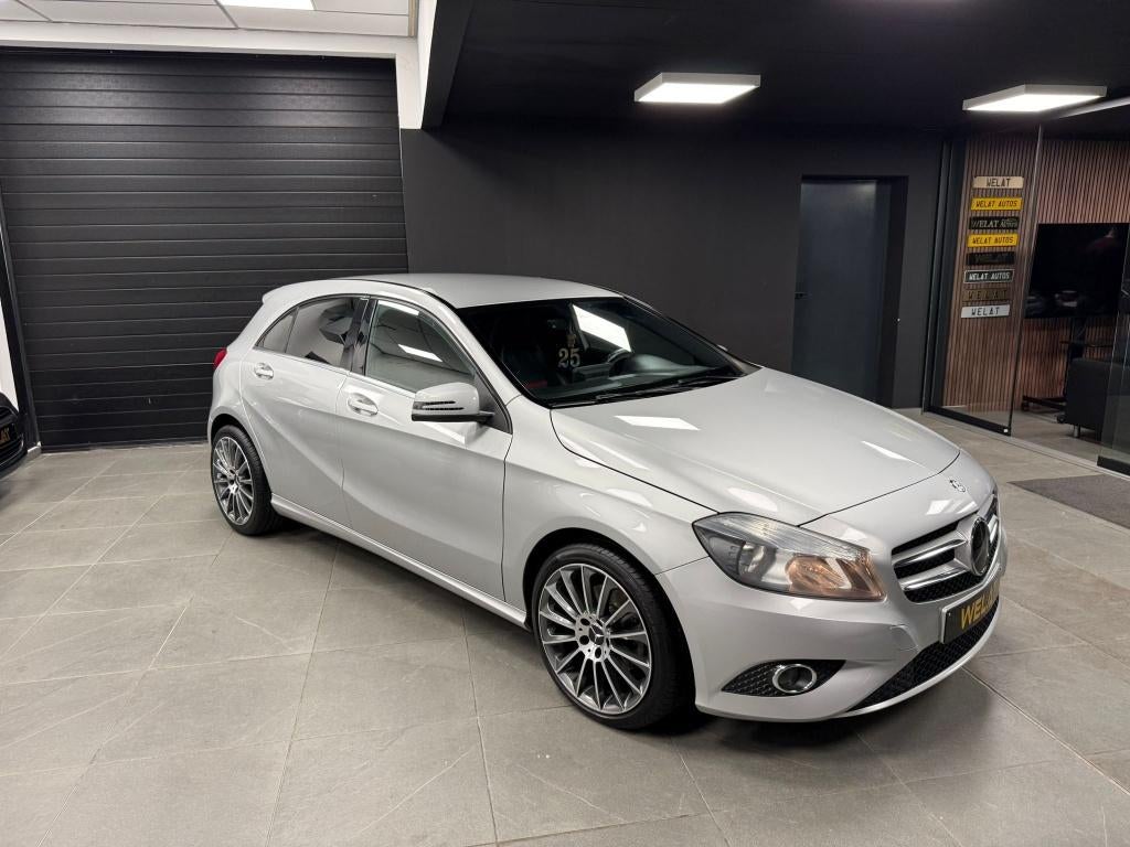 MERCEDES A180 1.6BENZINE/EURO 6/CARPLAY/NAVI/TOP STAAT, Auto's, 1600 cc, Bedrijf, Zilver of Grijs, A-Klasse