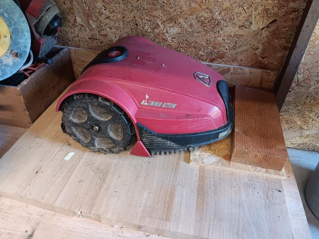 Robotmaaier, Tuin en Terras, Robotmaaiers, Ophalen, Gebruikt, Mitsubishi, Bestuurbaar via app