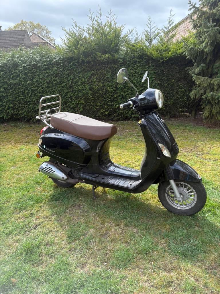 Neco Azzuro scooter B classe, Vélos & Vélomoteurs, Autres marques, Enlèvement, Utilisé