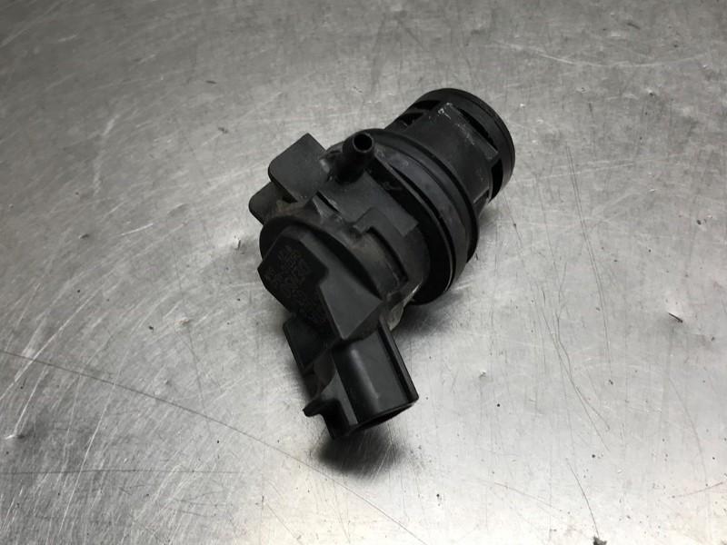 LAVE-GLACE POMPE AVANT Toyota Verso S (|8533071010|), Utilisé, Toyota
