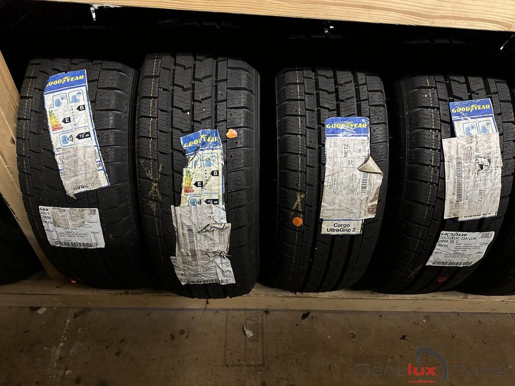 snow 225/70R15c 225/70R15 225/70 R15 R15c 225/70/15 2257015, Autos : Pièces & Accessoires, Pneus & Jantes, Neuf, 15 pouces, Pneus hiver