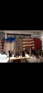 150 truien dames . 4€/stuk of 195 € alles, Kleding | Dames, Dames-kledingpakketten, Ophalen of Verzenden, Zo goed als nieuw