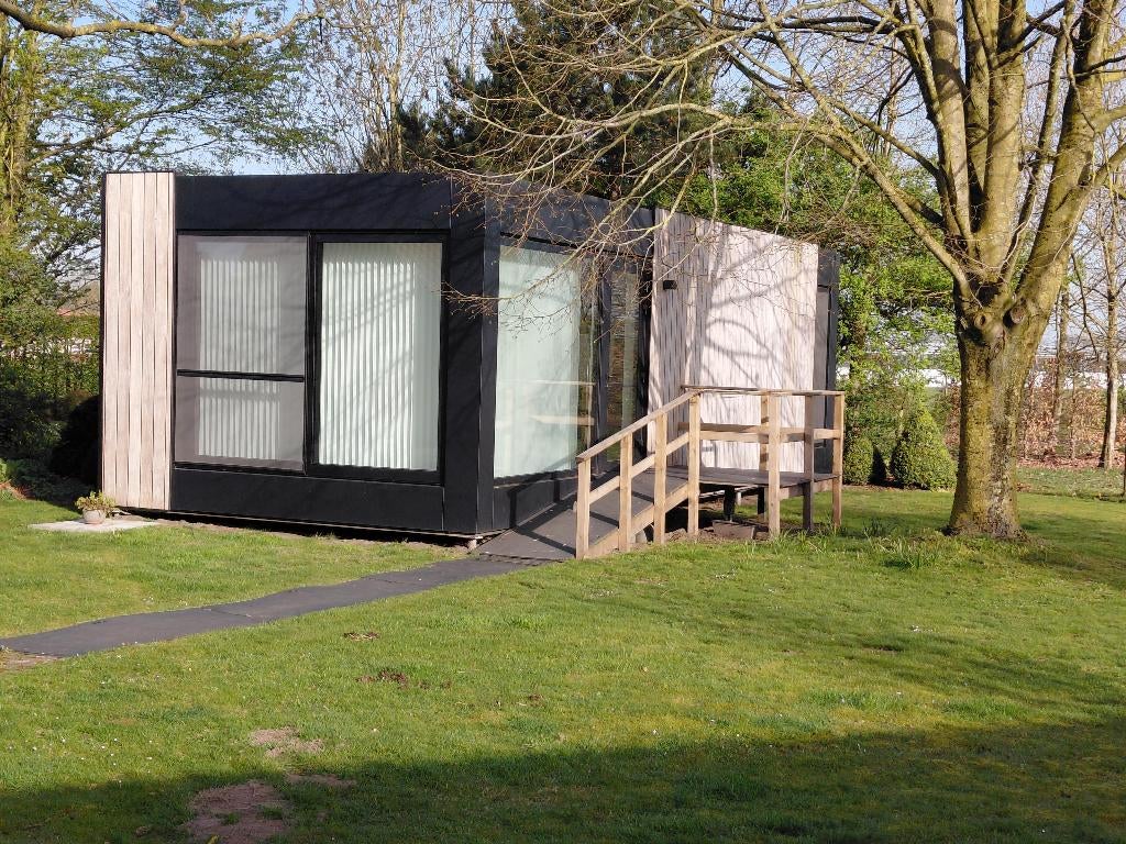 zorgwoning, Tuin en Terras, Ophalen, 3 ramen of meer, Overige typen, Zo goed als nieuw