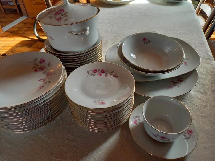 Servies hutschenreuter nooit gebruikt van 1974, Antiek en Kunst, Antiek | Servies compleet, Ophalen