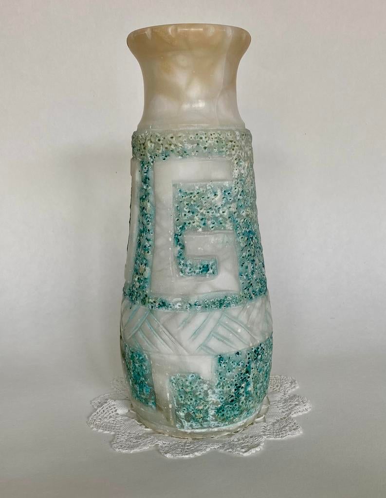 Siervaas in glaspastatechniek, creme tot turkoois kleurig, Antiek en Kunst, Antiek | Vazen, Ophalen of Verzenden