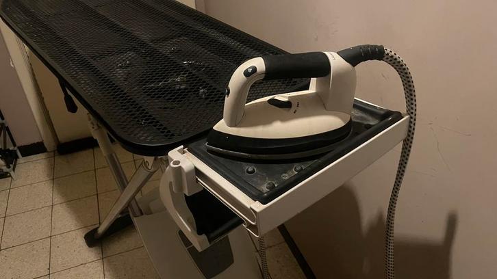 Laurastar S Pure Range (Type 756), Elektronische apparatuur, Strijkijzers en Strijkplanken, Gebruikt, Strijkijzer met snoer, Ophalen