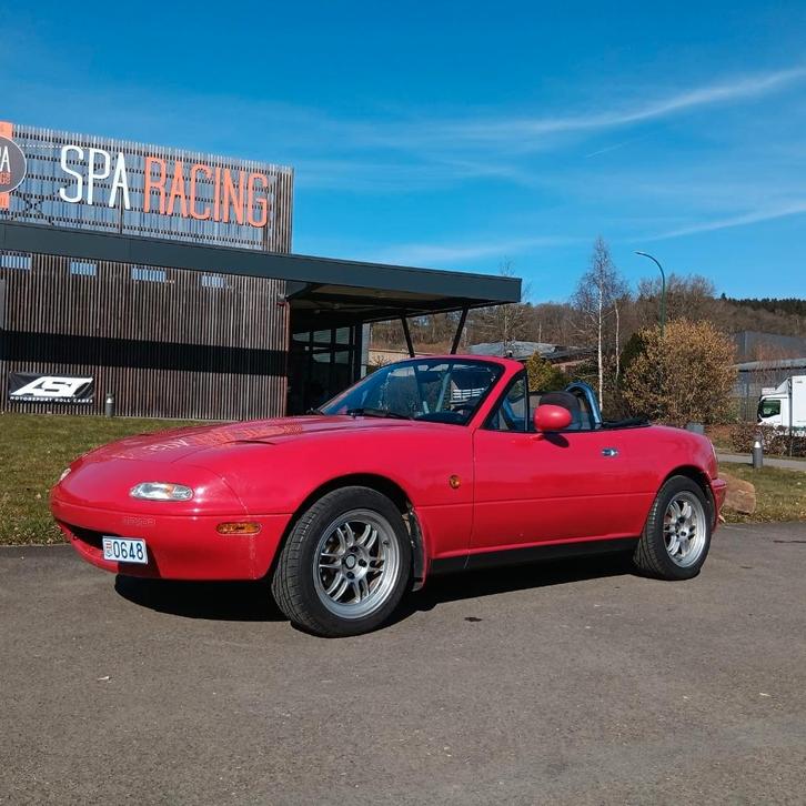Mazda MX-5, Auto's, Mazda, Particulier, Benzine, Cabriolet, 2 deurs, Handgeschakeld, Rood, Zwart, Stof, Achterwielaandrijving