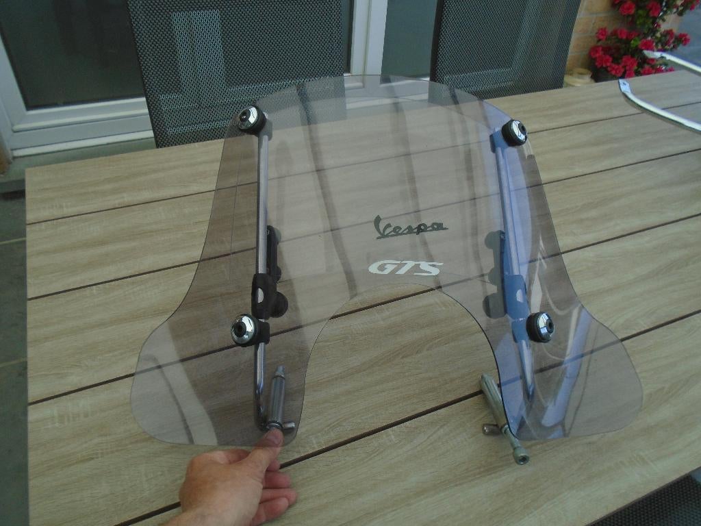 regelbaar fumé windscherm Vespa gts-gtv-touring, 75€, Ophalen of Verzenden, Zo goed als nieuw