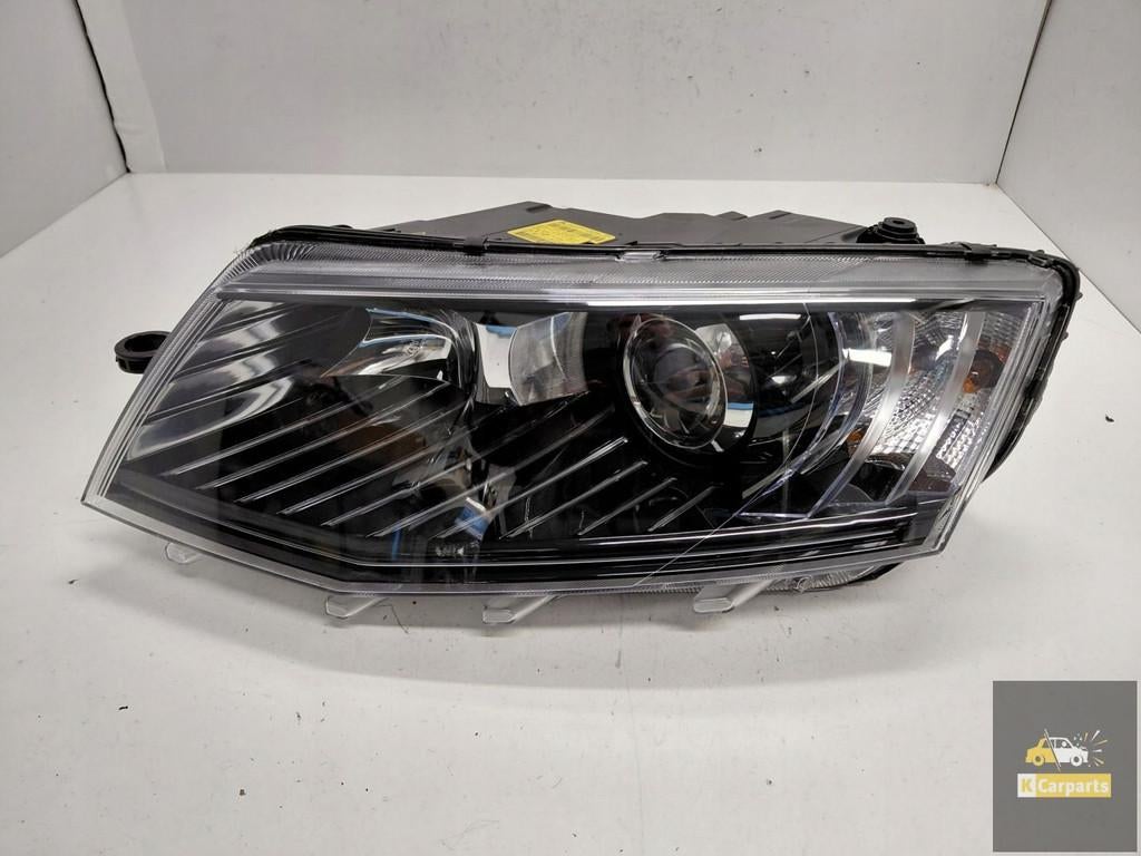 5E1941017B, Liens pour phares au x non et LED pour Skoda Oct, Infoline@skoda-auto.cz, Tr. Vaclava Klementa 869
293 01  Mlada Boleslav, CZ